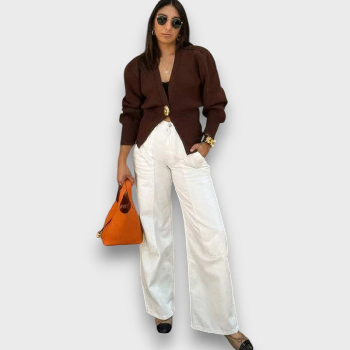 Enea – Kardigan z głębokim dekoltem w kształcie V i złotym guzikiem